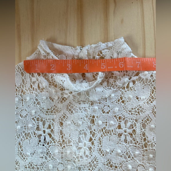 Vintage Lace Peplum Top with Puffed shoulders - Picture 15 of 15